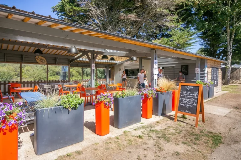 Snack-bar du Camping de Loperhet, restauration sur place